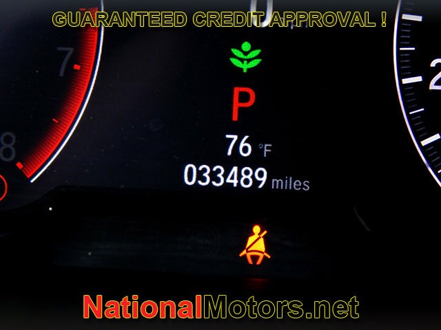 Honda Accord Sedan Vehicle Full-screen Gallery Image 22