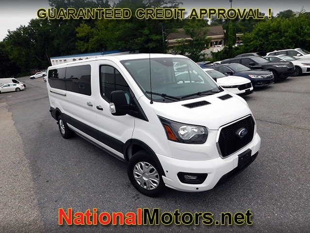 Ford Transit Passenger Wagon Vehicle Full-screen Gallery Image 02