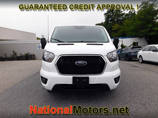 Ford Transit Passenger Wagon Vehicle Full-screen Gallery Image 03