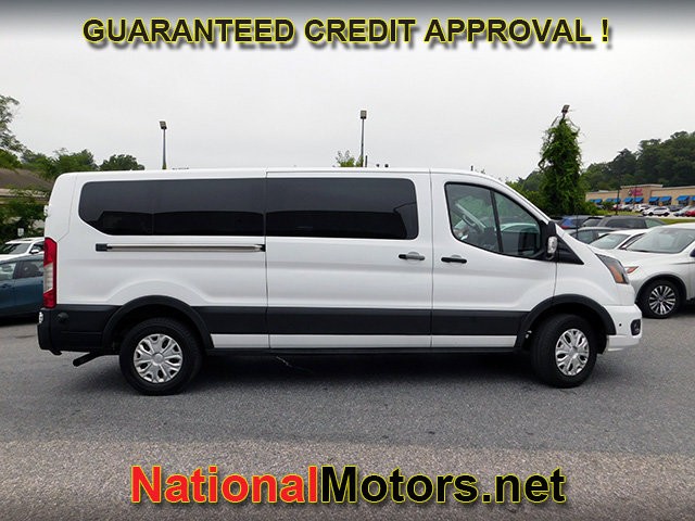 Ford Transit Passenger Wagon Vehicle Full-screen Gallery Image 04