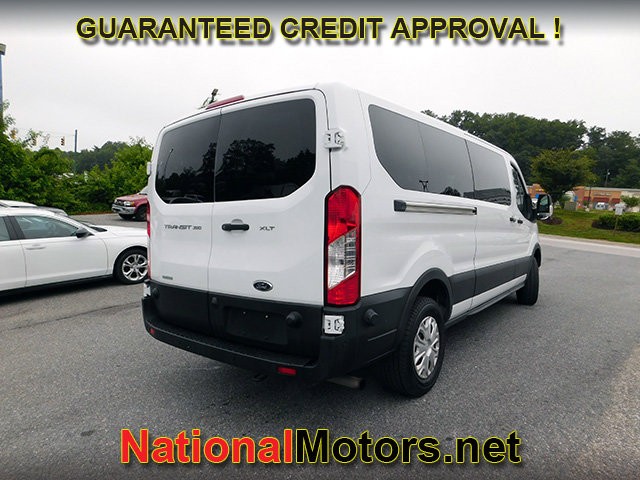 Ford Transit Passenger Wagon Vehicle Full-screen Gallery Image 05