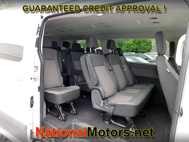 Ford Transit Passenger Wagon Vehicle Full-screen Gallery Image 09