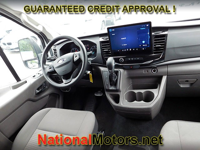 Ford Transit Passenger Wagon Vehicle Full-screen Gallery Image 11