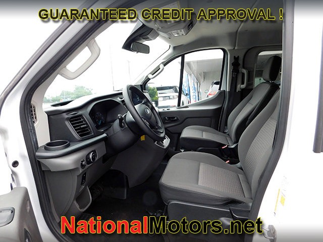 Ford Transit Passenger Wagon Vehicle Full-screen Gallery Image 13
