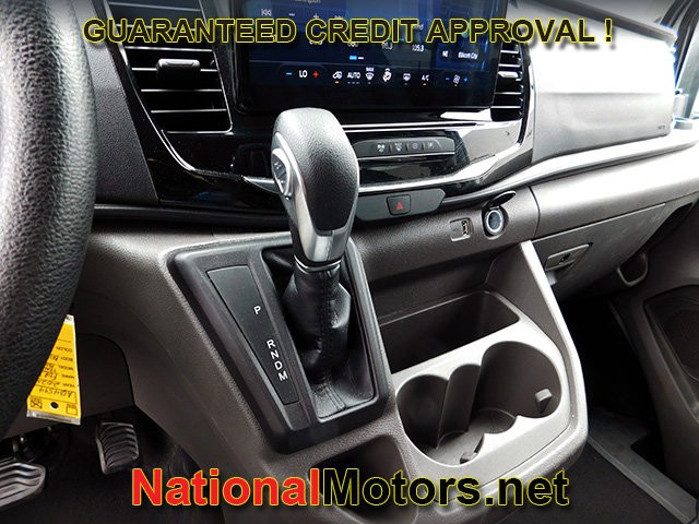 Ford Transit Passenger Wagon Vehicle Full-screen Gallery Image 16