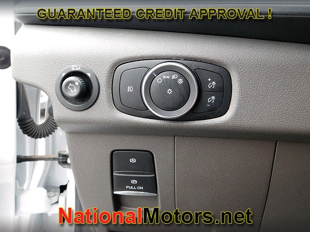 Ford Transit Passenger Wagon Vehicle Full-screen Gallery Image 20