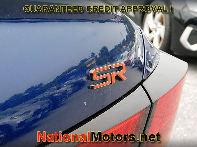 Nissan Altima Vehicle Full-screen Gallery Image 08