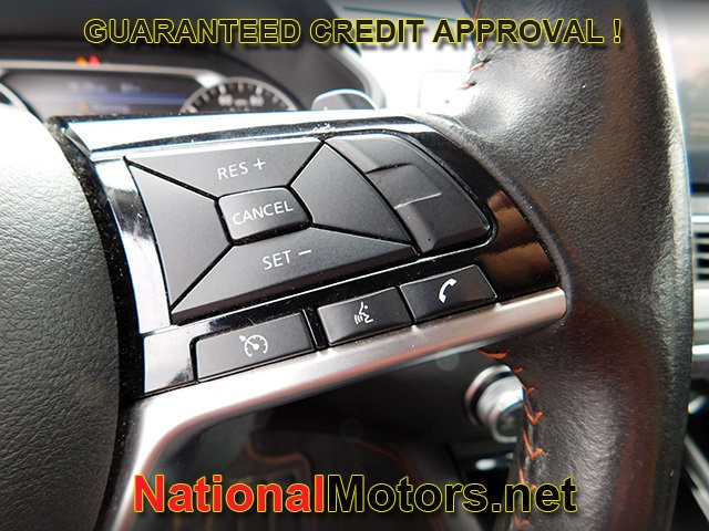 Nissan Altima Vehicle Full-screen Gallery Image 21