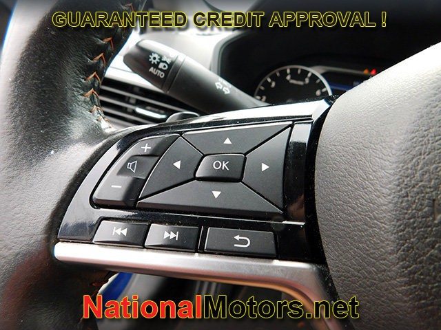 Nissan Altima Vehicle Full-screen Gallery Image 22