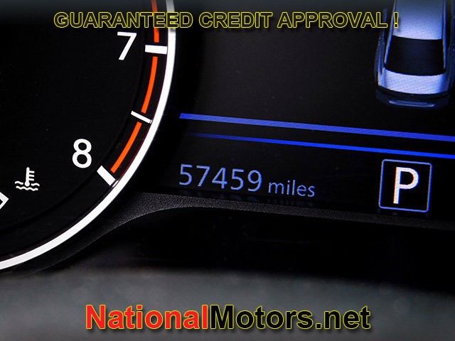 Nissan Altima Vehicle Full-screen Gallery Image 23