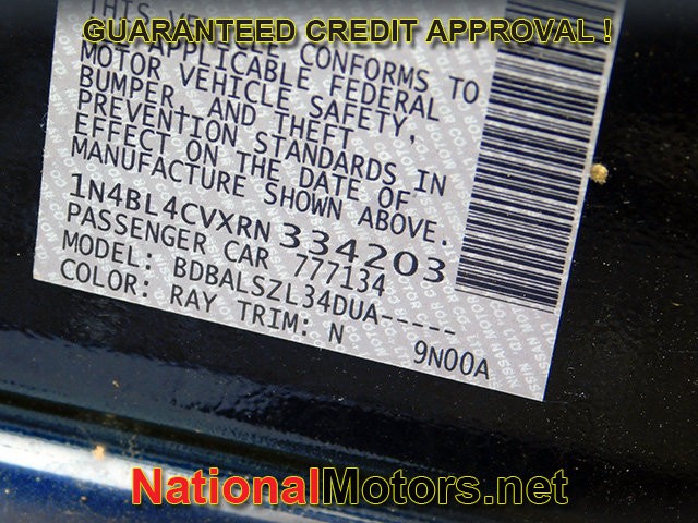 Nissan Altima Vehicle Full-screen Gallery Image 25
