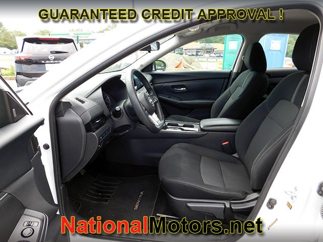 Nissan Sentra Vehicle Full-screen Gallery Image 14