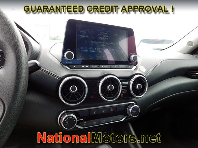Nissan Sentra Vehicle Full-screen Gallery Image 16