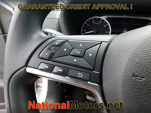Nissan Sentra Vehicle Full-screen Gallery Image 21