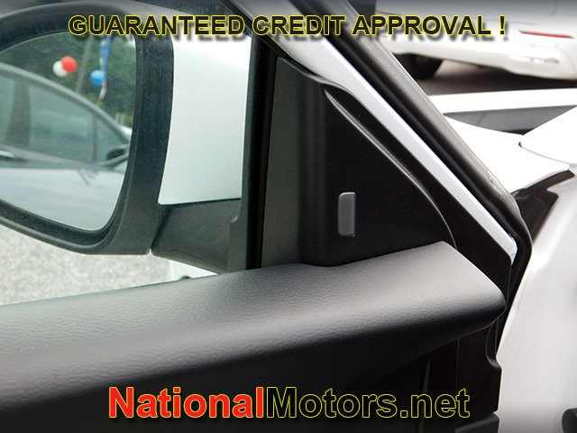 Nissan Sentra Vehicle Full-screen Gallery Image 24