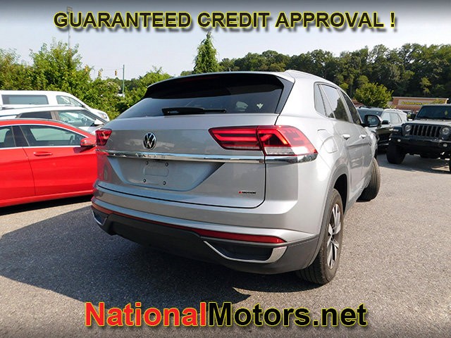 Volkswagen Atlas Cross Sport Vehicle Full-screen Gallery Image 04