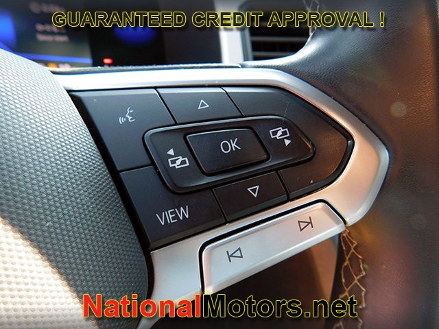 Volkswagen Atlas Cross Sport Vehicle Full-screen Gallery Image 22