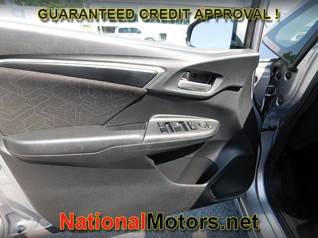 Honda Fit Vehicle Full-screen Gallery Image 10