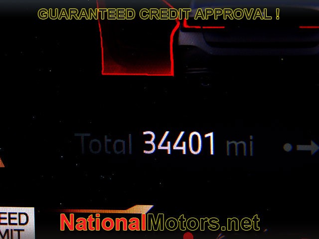 BMW 3 Series Vehicle Full-screen Gallery Image 21