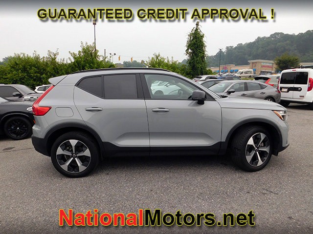 Volvo XC40 Vehicle Full-screen Gallery Image 04