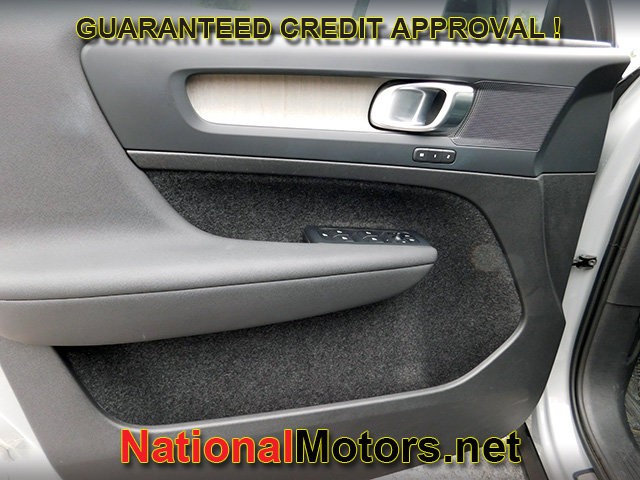 Volvo XC40 Vehicle Full-screen Gallery Image 17