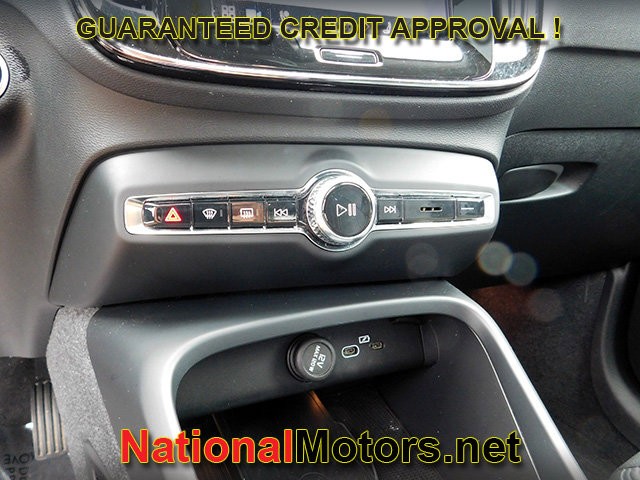 Volvo XC40 Vehicle Full-screen Gallery Image 23