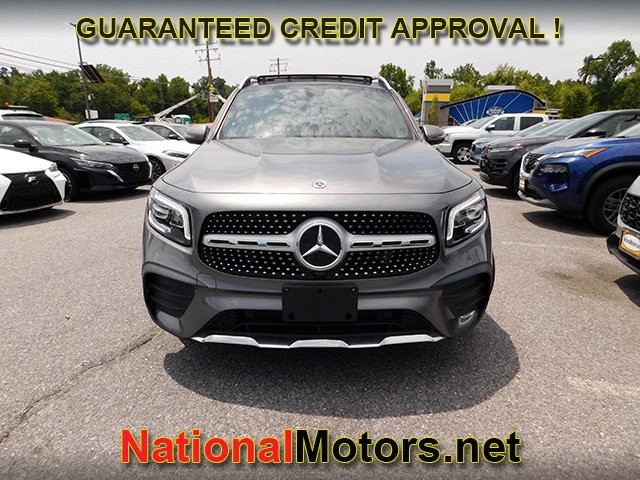 Mercedes-Benz GLB Vehicle Full-screen Gallery Image 03