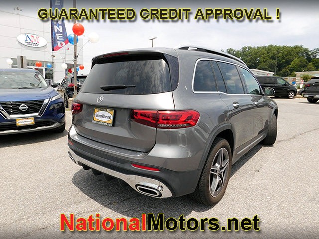Mercedes-Benz GLB Vehicle Full-screen Gallery Image 05