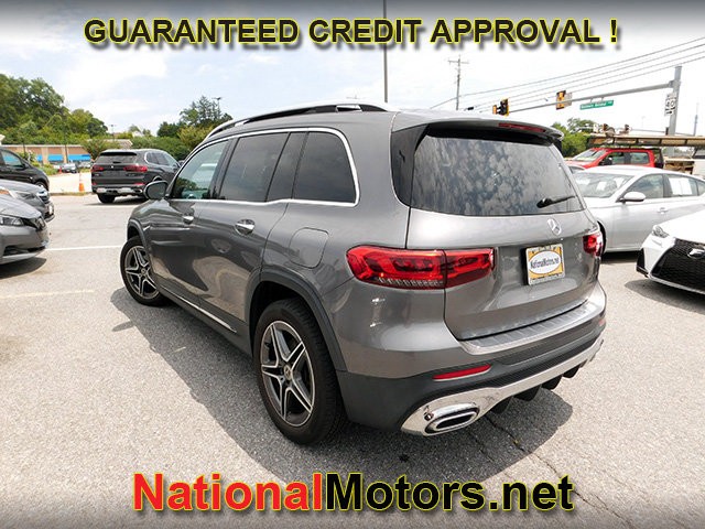Mercedes-Benz GLB Vehicle Full-screen Gallery Image 06