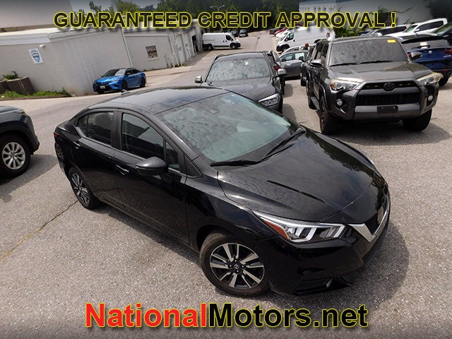 Nissan Versa Vehicle Full-screen Gallery Image 02