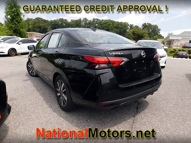Nissan Versa Vehicle Full-screen Gallery Image 05