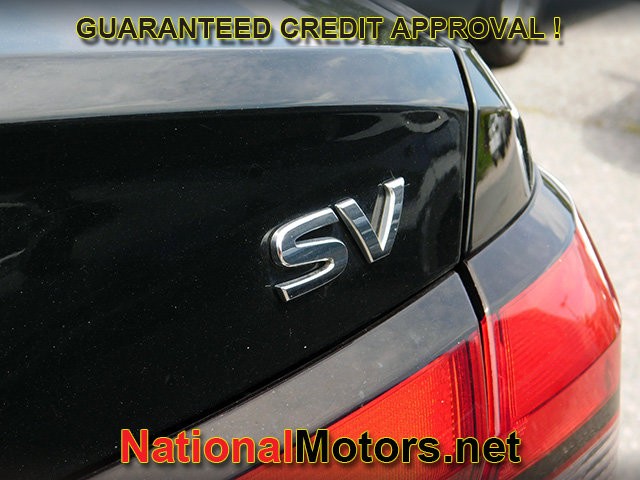 Nissan Versa Vehicle Full-screen Gallery Image 06