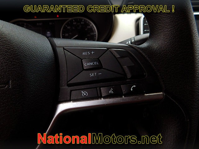 Nissan Versa Vehicle Full-screen Gallery Image 14