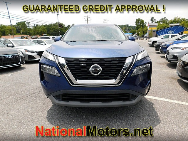 Nissan Rogue Vehicle Full-screen Gallery Image 03