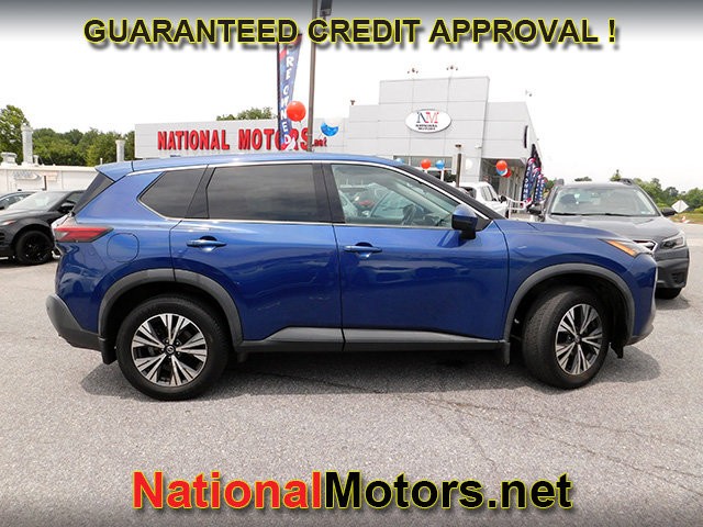 Nissan Rogue Vehicle Full-screen Gallery Image 04