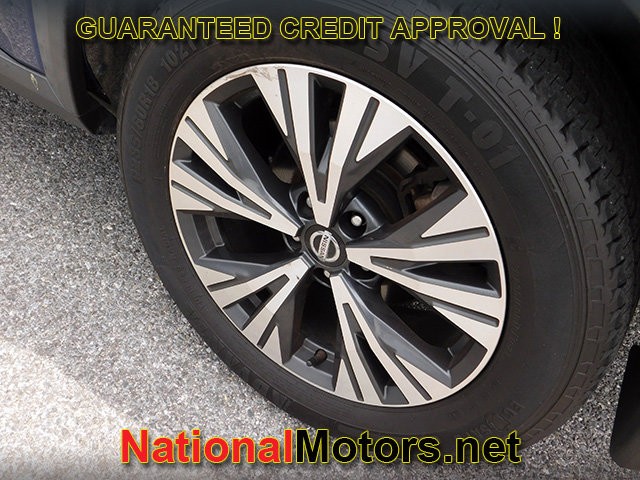 Nissan Rogue Vehicle Full-screen Gallery Image 05