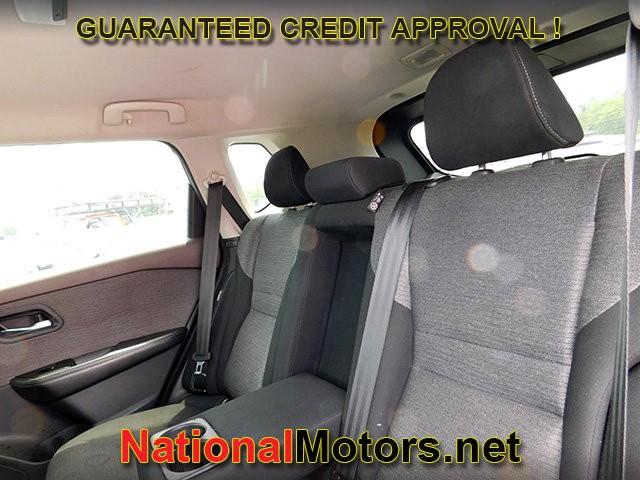 Nissan Rogue Vehicle Full-screen Gallery Image 07