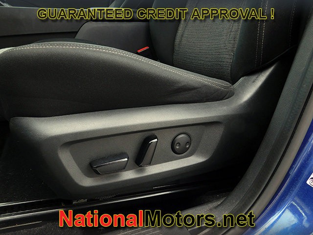 Nissan Rogue Vehicle Full-screen Gallery Image 11