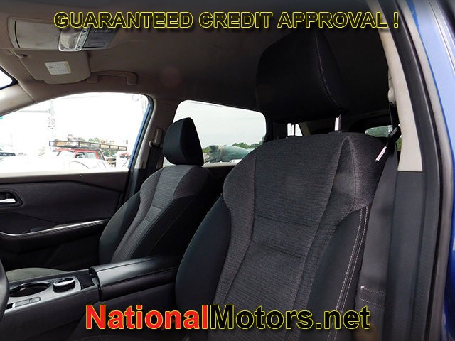 Nissan Rogue Vehicle Full-screen Gallery Image 12