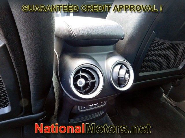 Alfa Romeo Stelvio Vehicle Full-screen Gallery Image 16