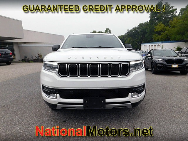 Jeep Wagoneer L Vehicle Full-screen Gallery Image 03