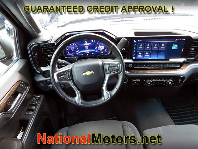 Chevrolet Silverado 1500 Vehicle Full-screen Gallery Image 12
