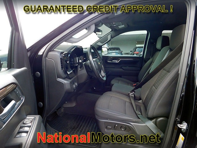 Chevrolet Silverado 1500 Vehicle Full-screen Gallery Image 14