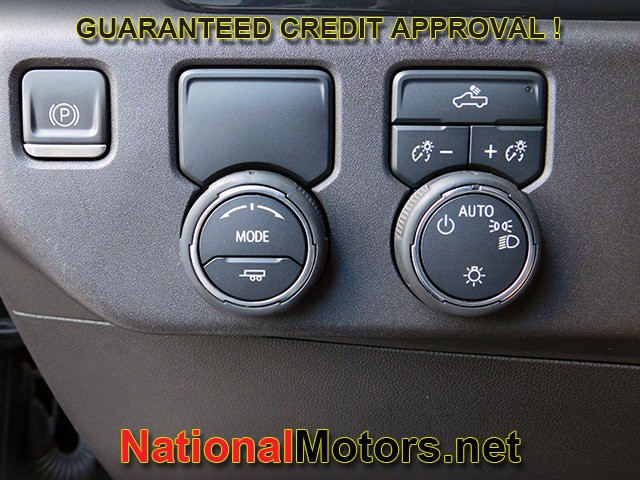 Chevrolet Silverado 1500 Vehicle Full-screen Gallery Image 22