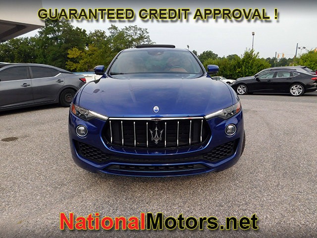 Maserati Levante Vehicle Full-screen Gallery Image 03