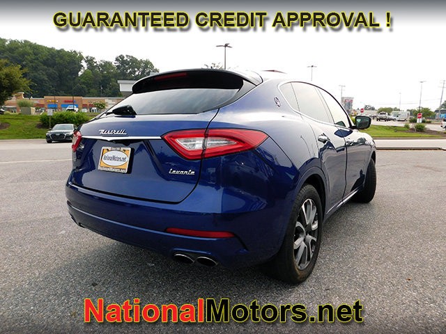 Maserati Levante Vehicle Full-screen Gallery Image 05