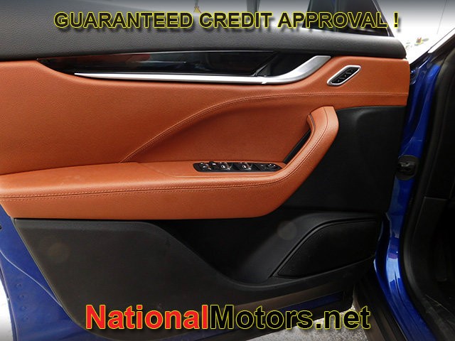 Maserati Levante Vehicle Full-screen Gallery Image 16