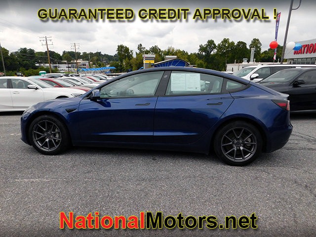 Tesla Model 3 Vehicle Full-screen Gallery Image 03
