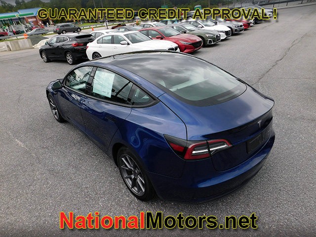 Tesla Model 3 Vehicle Full-screen Gallery Image 05