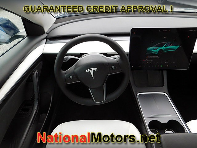 Tesla Model 3 Vehicle Full-screen Gallery Image 11